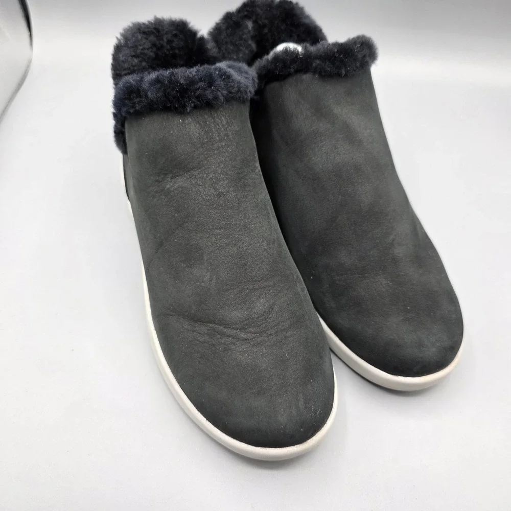 Olukai Malua Hulu Booties Womens 6.5 Black Leather Sheepskin Lined Warm Winter‎